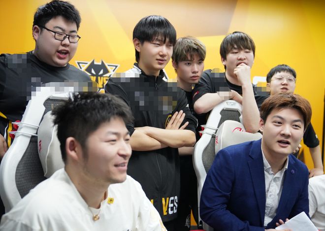 DOTA2比分：中国DOTA2职业杯，IG 1：2 被LBZS翻盘遭粉丝质疑