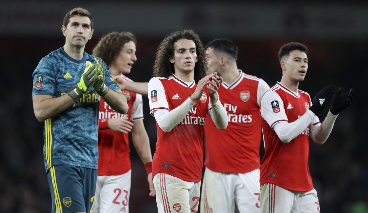 TES赛后群访 JackeyLove ：因为对面的英雄更厉害，所以第二局开局没打过