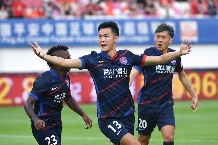 第三局为什么选豹女？ rookie ：选豹女就是自己玩，给我拖时间发育