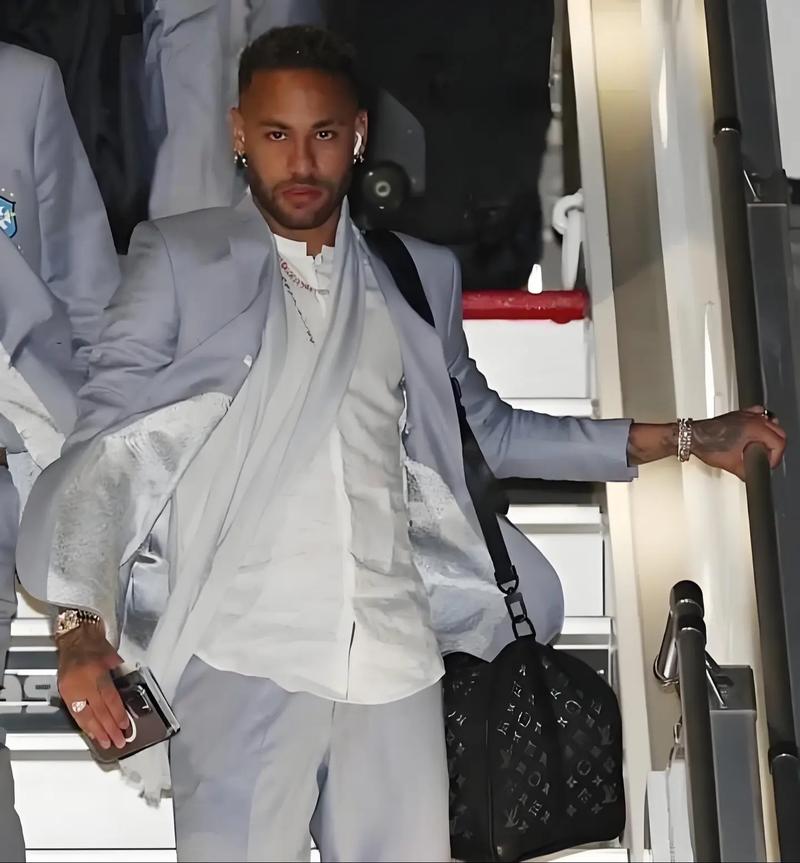 Spirit 战胜了 NAVI，晋级 IEM Katowice 2025 决赛